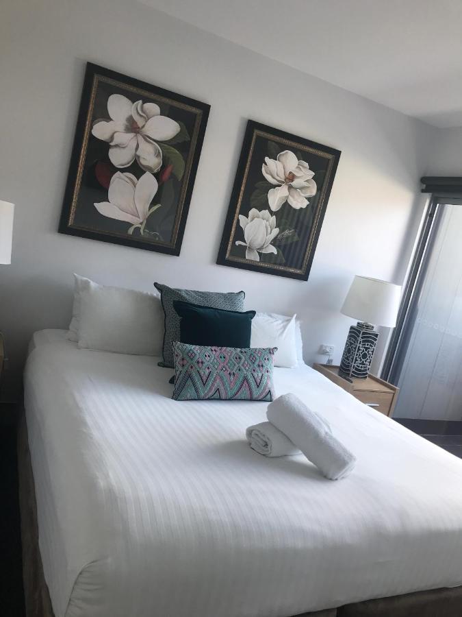 Crown On Darby Newcastle Aparthotel Bagian luar foto