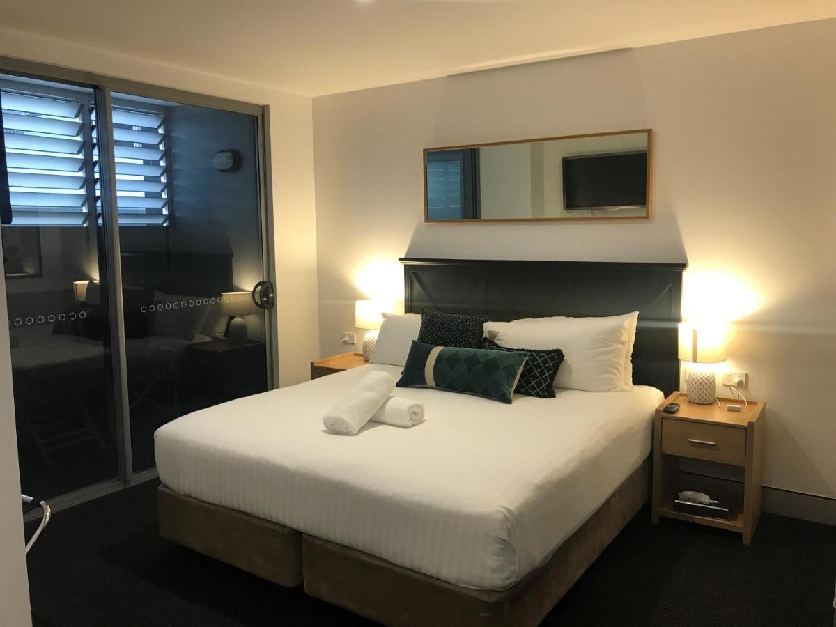 Crown On Darby Newcastle Aparthotel Bagian luar foto