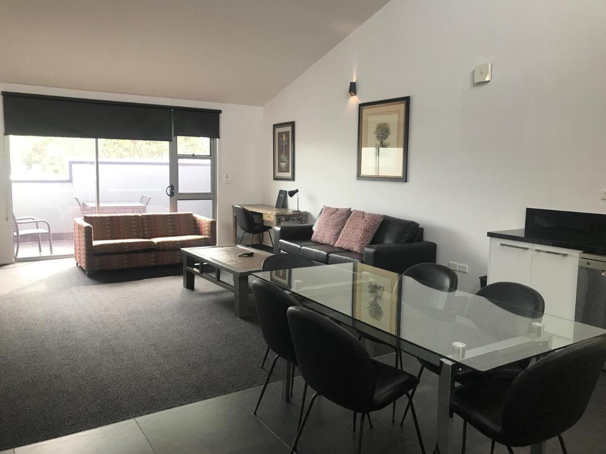 Crown On Darby Newcastle Aparthotel Bagian luar foto