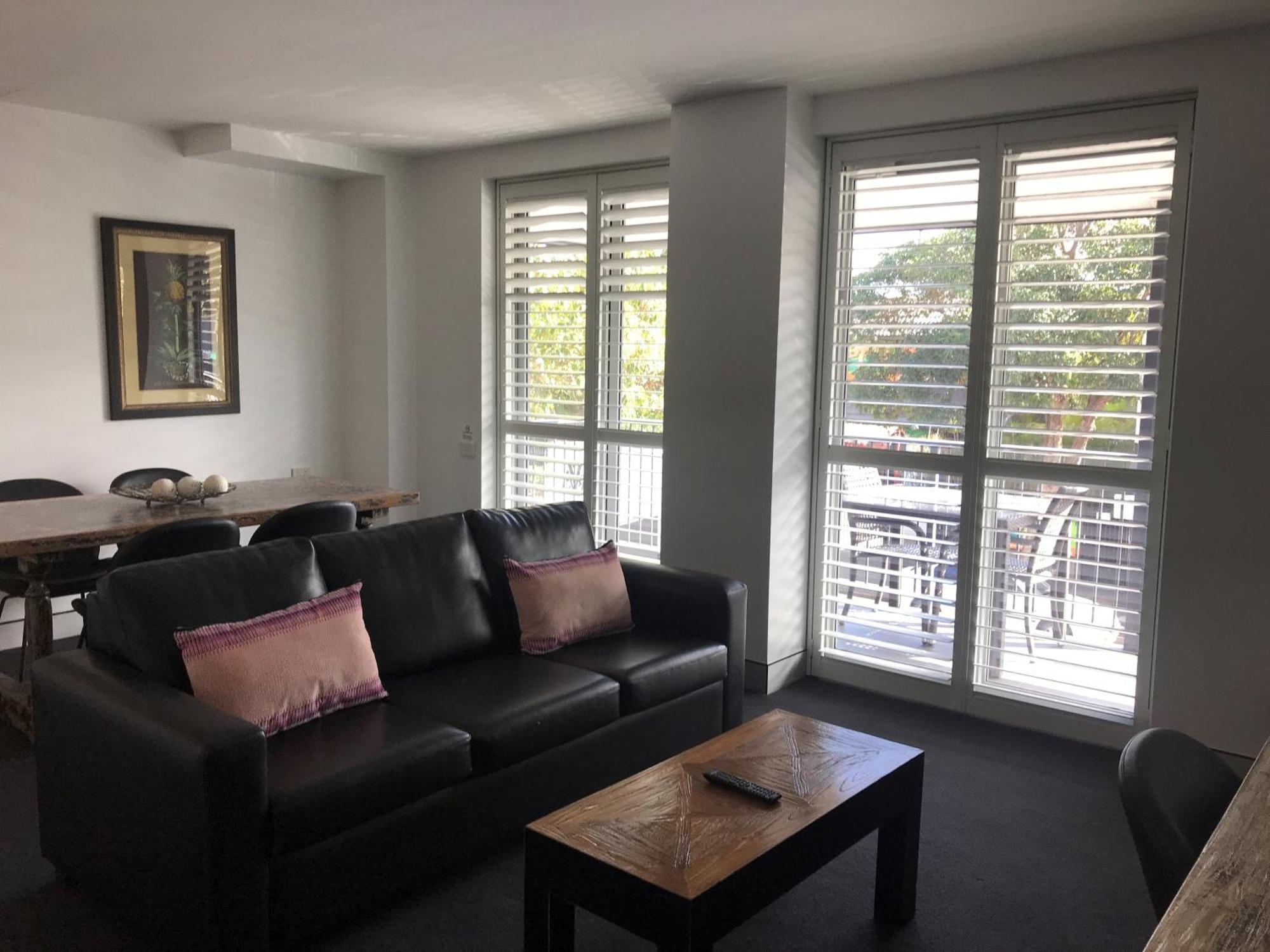 Crown On Darby Newcastle Aparthotel Bagian luar foto