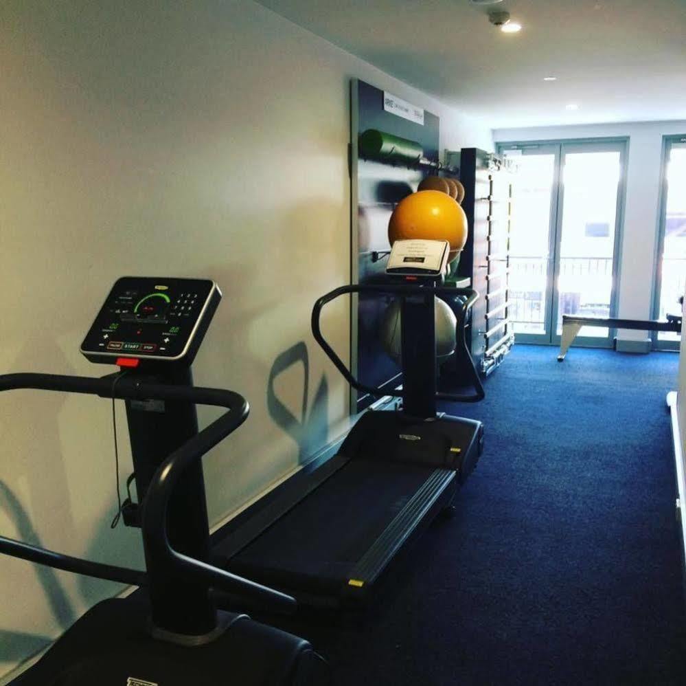 Crown On Darby Newcastle Aparthotel Bagian luar foto