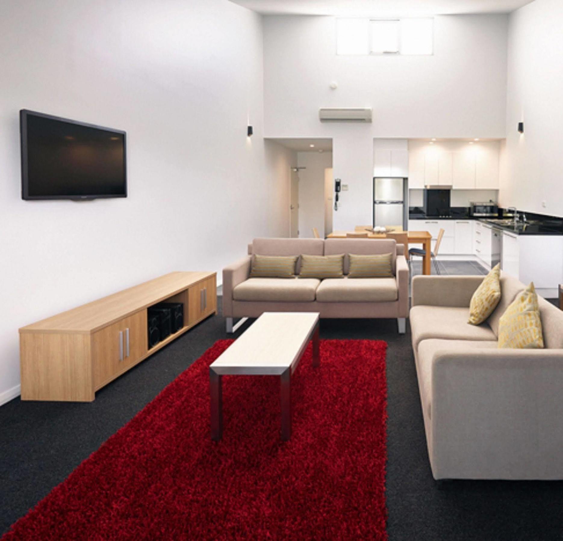 Crown On Darby Newcastle Aparthotel Bagian luar foto